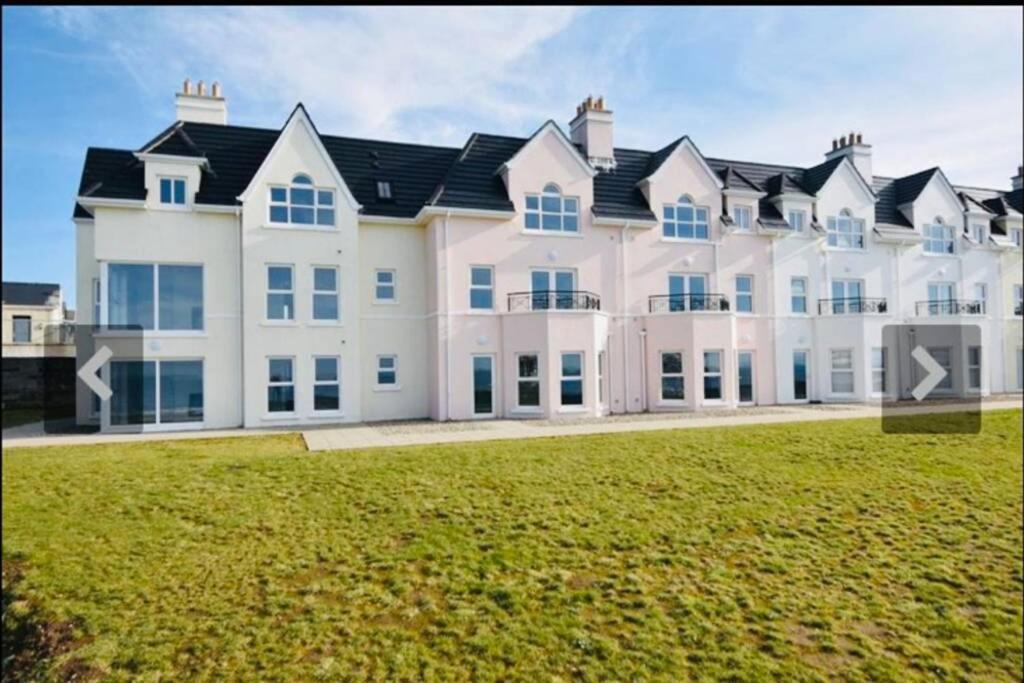Luxurious Beach Front Apartment In Portrush Esterno foto