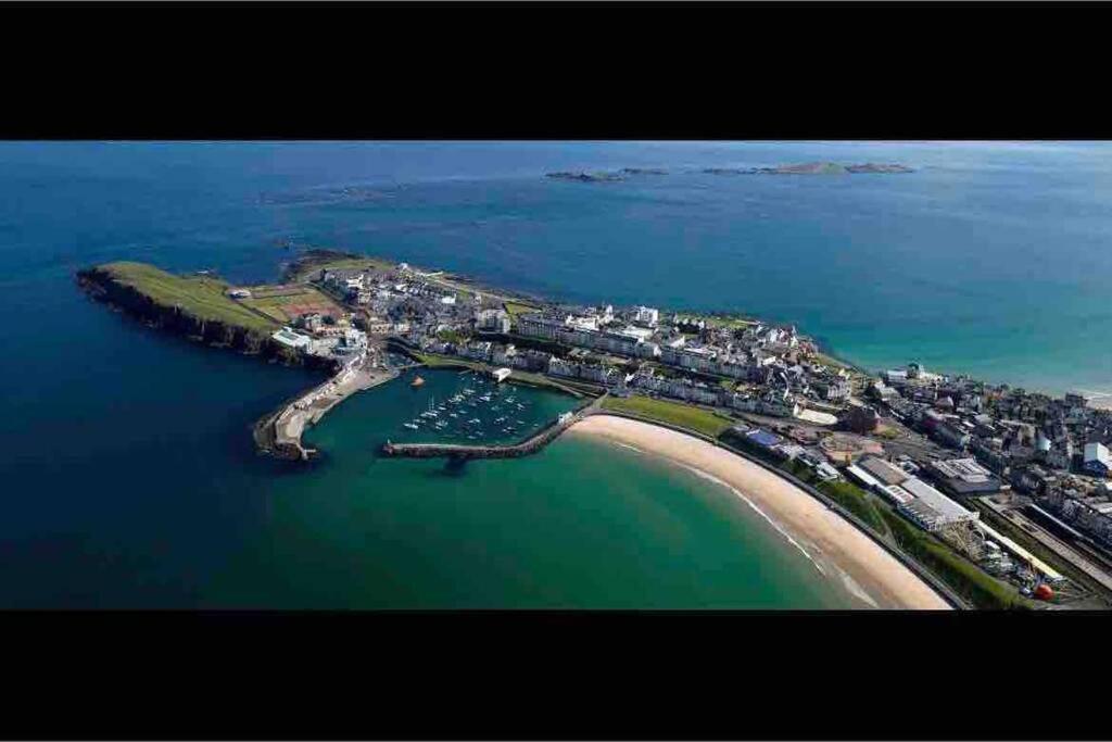 Luxurious Beach Front Apartment In Portrush Esterno foto