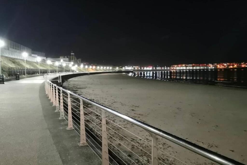 Luxurious Beach Front Apartment In Portrush Esterno foto