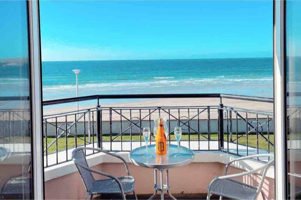 Luxurious Beach Front Apartment In Portrush Esterno foto
